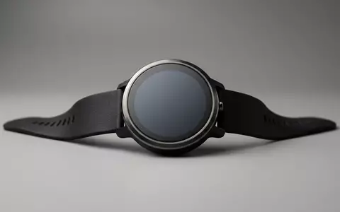 Fotorealistische Studioaufnahme von Fitnessuhr zum Thema Garmin Venu 4 Fitness-Smartwatch, klare Lichtfuehrung - Foto: THN