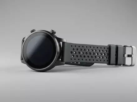 Fotorealistische Studioaufnahme von Laufuhr zum Thema Garmin Forerunner 55 GPS-Laufuhr, klare Lichtfuehrung - Foto: THN