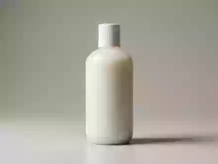Fotorealistische Studioaufnahme von Haarspuelung zum Thema Olaplex No.5 Bond Maintenance, klare Lichtfuehrung - Foto: THN