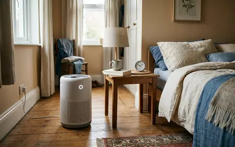 Fotorealistische Aufnahme von Luftreiniger im Schlafzimmer zum Thema Xiaomi Smart Air Purifier, natuerliches Licht - Foto: THN