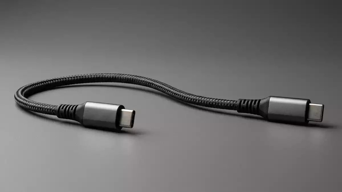 Fotorealistische Studioansicht von Ladekabel in neutraler Produktdarstellung, neutral