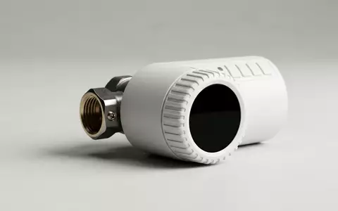 Fotorealistische Studioaufnahme von Heizkoerperthermostat zum Thema Meross Smartes Heizkörperthermostat MTS150, klare Lichtfuehrung - Foto: THN