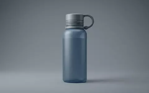 Fotorealistische Studioaufnahme von Trinkflasche zum Thema Mepal Ellipse 900ml Trinkflasche, klare Lichtfuehrung - Foto: THN