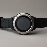 Fotorealistische Studioaufnahme von Outdoor-Uhr zum Thema Suunto Vertical GPS-Uhr, klare Lichtfuehrung, sachlich dargestellt - Foto: THN