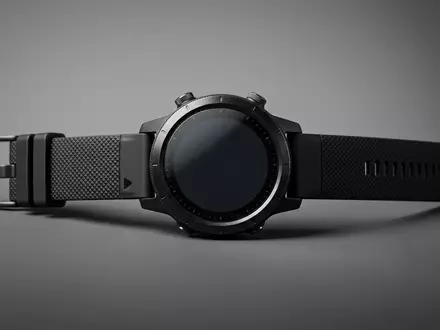 Fotorealistische Studioaufnahme von GPS-Sportuhr zum Thema Suunto Race GPS-Sportuhr, klare Lichtfuehrung, sachlich dargestellt - Foto: THN