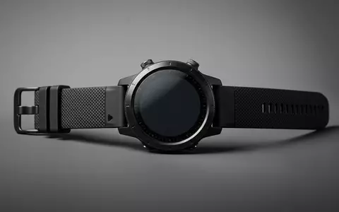 Fotorealistische Studioaufnahme von GPS-Sportuhr zum Thema Suunto Race GPS-Sportuhr, klare Lichtfuehrung, sachlich dargestellt - Foto: THN