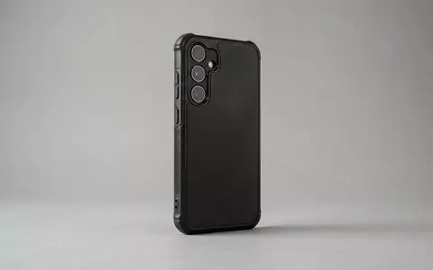 Fotorealistische Studioaufnahme von Smartphonehuelle zum Thema OtterBox Commuter Hülle Samsung, klare Lichtfuehrung - Foto: THN