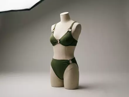 Fotorealistische Studioaufnahme von Bikini Set zum Thema Blooming Jelly Damen Bikini-Set, klare Lichtfuehrung - Foto: THN