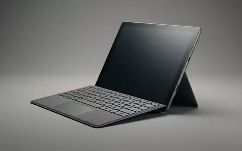 Fotorealistische Studioaufnahme von Tablet zum Thema Microsoft Surface Pro 11, klare Lichtfuehrung - Foto: THN