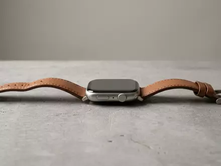 Fotorealistische Studioaufnahme von Smartwatch zum Thema Apple Watch Hermès Series, klare Lichtfuehrung - Foto: THN