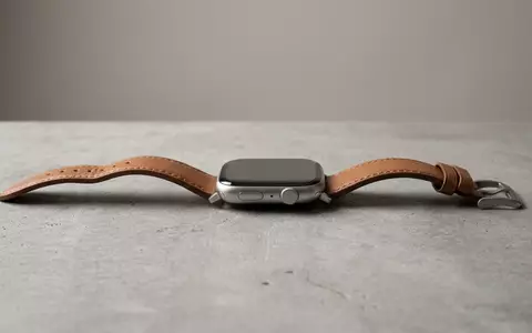 Fotorealistische Studioaufnahme von Smartwatch zum Thema Apple Watch Hermès Series, klare Lichtfuehrung - Foto: THN