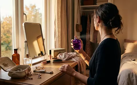 Fotorealistische Aufnahme von Eau de Parfum im Schlafzimmer zum Thema Calvin Klein Euphoria EdP - Foto: THN