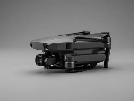 Fotorealistische Studioaufnahme von Kameradrohne zum Thema DJI Mini 2 SE, klare Lichtfuehrung - Foto: THN