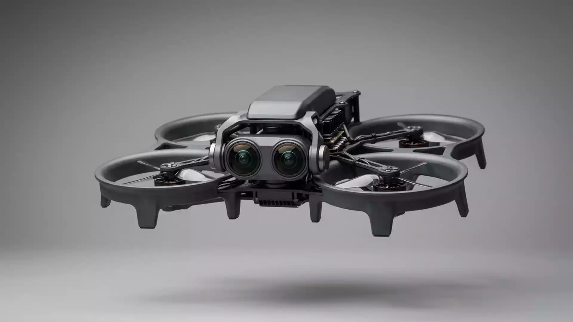 DJI Avata 2 Fly More Combo mit RC Motion 3 - FPV-Drohne mit 4K-Kamera und 23 Minuten Flugzeit