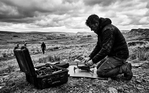 Schwarzweiss-Reportage mit Kameradrohne zum Thema DJI Mini 3 Pro, hoher Kontrast, sachlich dargestellt - Foto: THN