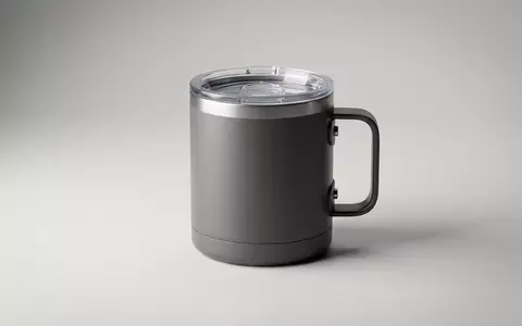 Fotorealistische Studioaufnahme von Trinkbecher zum Thema Yeti Rambler 14oz 414ml, klare Lichtfuehrung - Foto: THN