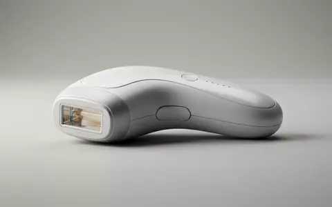 Fotorealistische Studioaufnahme von IPL-Haarentfernungsgeraet zum Thema Jovs X Blade IPL, klare Lichtfuehrung - Foto: THN