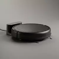 Fotorealistische Studioaufnahme von Saugroboter zum Thema iRobot Roomba j9+ Saugroboter, klare Lichtfuehrung - Foto: THN