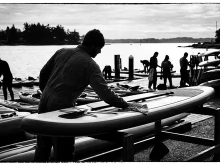 Schwarzweiss-Reportage mit Aufblasbares SUP-Board zum Thema ISLE Explorer Inflatable SUP, hoher Kontrast - Foto: THN