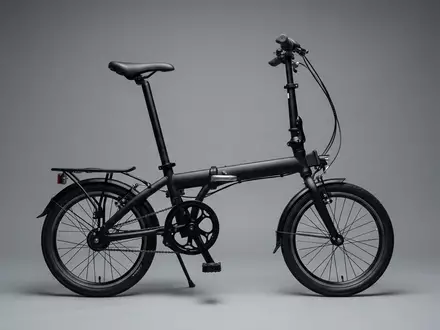 Fotorealistische Studioaufnahme von Klapprad zum Thema Tern Link D8 Klapprad, klare Lichtfuehrung - Foto: THN