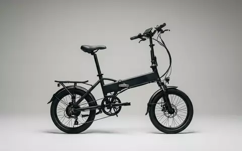 Fotorealistische Studioaufnahme von Klapp-E-Bike zum Thema Telefunken Folienrad Klapp-E-Bike 20, klare Lichtfuehrung - Foto: THN