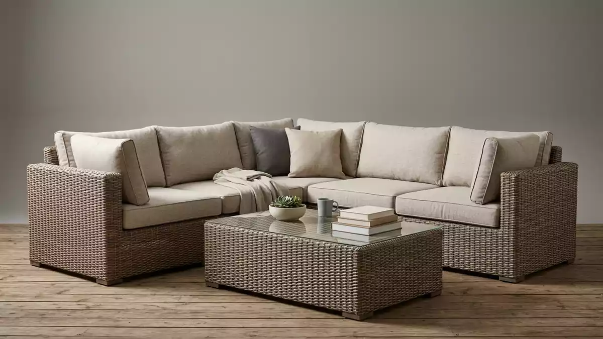 Fotorealistische Studioansicht von Gartenlounge in neutraler Produktdarstellung