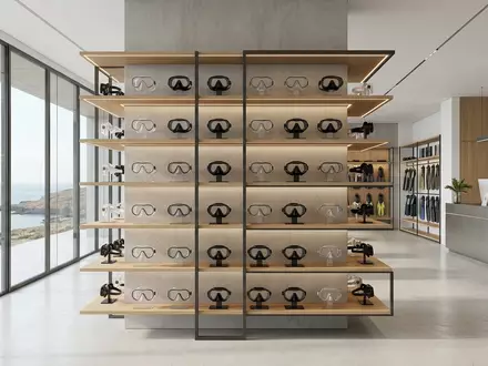 Architektur-Render im Tauchgeschaeft mit Tauchmaske zum Thema Cressi F1 Tauchmaske Silikon, neutrales Tageslicht - Foto: THN