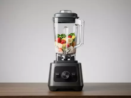 Fotorealistische Studioaufnahme von Standmixer zum Thema Braun JB7195 PureMix Power, klare Lichtfuehrung - Foto: THN