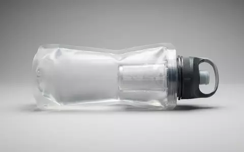 Fotorealistische Studioaufnahme von Filterflasche zum Thema Katadyn BeFree 1L Filterflasche, klare Lichtfuehrung - Foto: THN