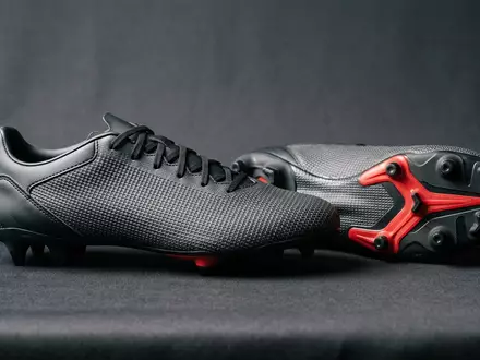 Fotorealistische Studioaufnahme von Fussballschuhe zum Thema Nike Mercurial Vapor 16, klare Lichtfuehrung - Foto: THN