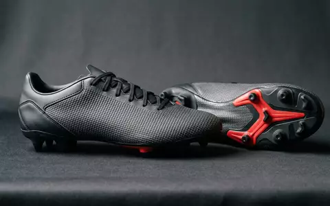Fotorealistische Studioaufnahme von Fussballschuhe zum Thema Nike Mercurial Vapor 16, klare Lichtfuehrung - Foto: THN