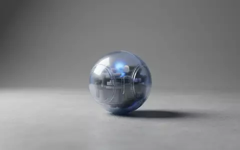 Fotorealistische Studioaufnahme von Programmierbarer Roboterball zum Thema Sphero Mini Activity Kit, klare Lichtfuehrung - Foto: THN