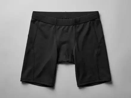 Fotorealistische Studioaufnahme von Jammer Schwimmhose zum Thema Speedo Herren Jammer Endurance+, klare Lichtfuehrung - Foto: THN