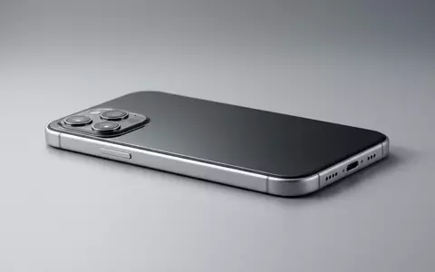Fotorealistische Studioaufnahme von Smartphone zum Thema Apple iPhone 16e 128GB, klare Lichtfuehrung - Foto: THN