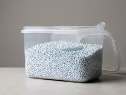 Fotorealistische Studioaufnahme von Waschmittel zum Thema Persil Universal Megaperls 1, klare Lichtfuehrung - Foto: THN