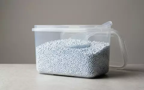 Fotorealistische Studioaufnahme von Waschmittel zum Thema Persil Universal Megaperls 1, klare Lichtfuehrung - Foto: THN