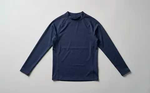 Fotorealistische Studioaufnahme von UV-Schutzshirt zum Thema Lizard Skins Herren UV-Schutz, klare Lichtfuehrung - Foto: THN