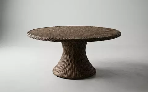 Fotorealistische Studioaufnahme von Gartentisch zum Thema Beliani Gartentisch Rund Polyrattan, klare Lichtfuehrung - Foto: THN