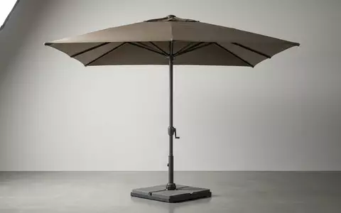 Fotorealistische Studioaufnahme von Sonnenschirm zum Thema Schneider Sonnenschirm Locarno 300x300cm, klare Lichtfuehrung - Foto: THN