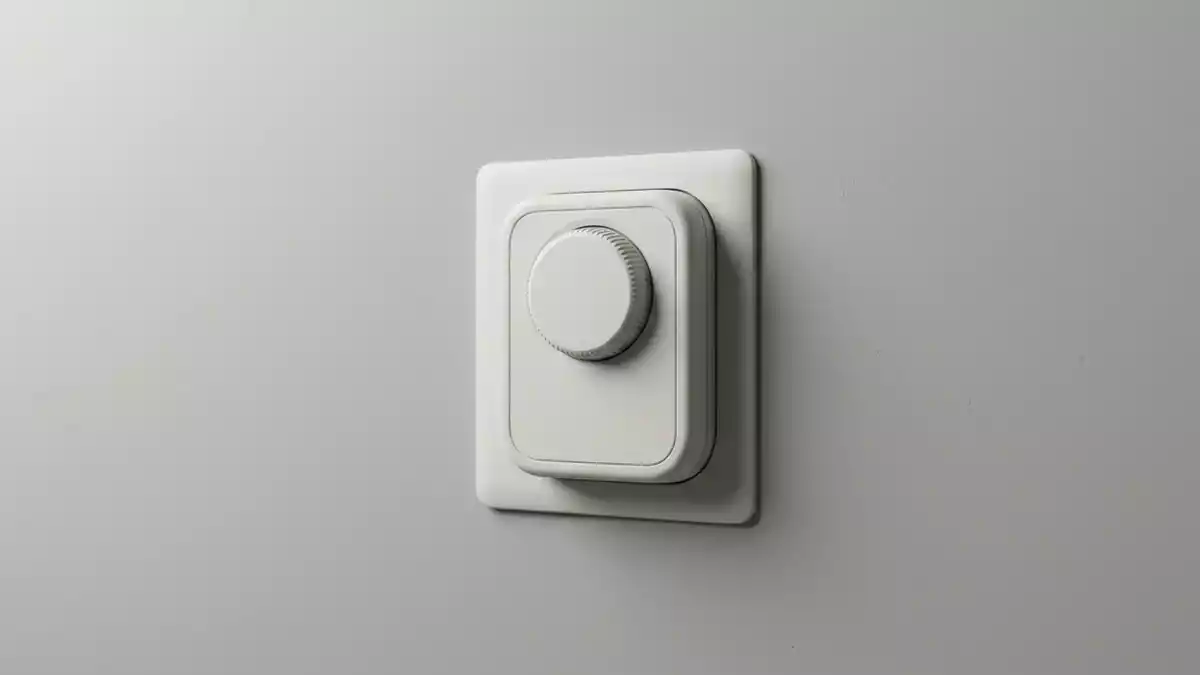 Fotorealistische Studioansicht von Raumthermostat in neutraler Produktdarstellung