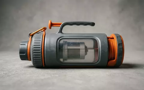 Fotorealistische Studioaufnahme von Filterflasche zum Thema Grayl GeoPress 710ml Filterflasche, klare Lichtfuehrung - Foto: THN