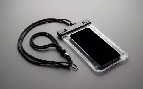 Fotorealistische Studioaufnahme von Handyhuelle zum Thema YOSH Wasserdichte Handyhülle 2er, klare Lichtfuehrung - Foto: THN