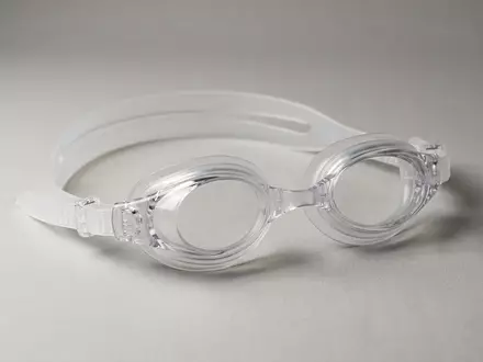 Fotorealistische Studioaufnahme von Kinder Schwimmbrille zum Thema Beco Kinder Schwimmbrille Sealife, klare Lichtfuehrung - Foto: THN