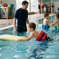 Fotorealistische Aufnahme von Kinder Schwimmguertel am Familienpool zum Thema Beco Kinder Schwimmgürtel Sealife, natuerliches Licht - Foto: THN