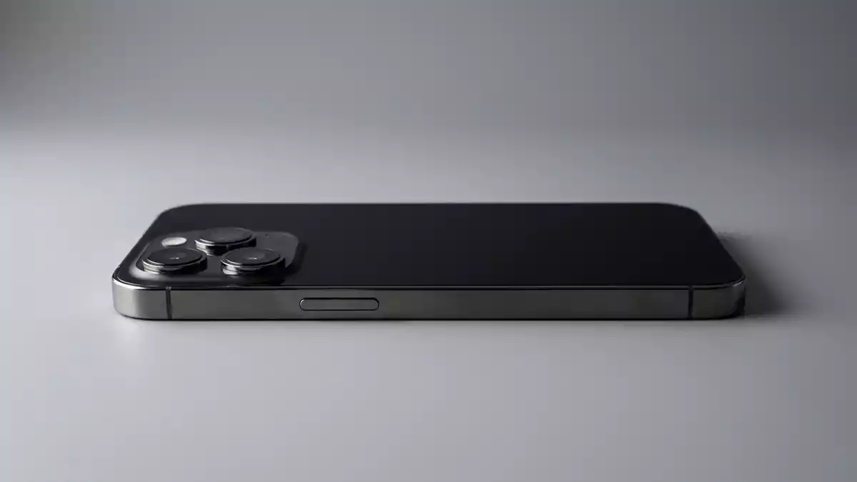 Fotorealistische Studioansicht von Smartphone in neutraler Produktdarstellung, neutral
