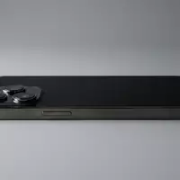 Fotorealistische Studioaufnahme von Smartphone zum Thema Samsung Galaxy A55 5G, klare Lichtfuehrung - Foto: THN