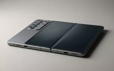 Fotorealistische Studioaufnahme von Faltbares Smartphone zum Thema Samsung Galaxy Z Fold, klare Lichtfuehrung - Foto: THN