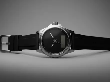 Fotorealistische Studioaufnahme von Hybrid-Smartwatch zum Thema Withings Steel HR Hybrid-Smartwatch, klare Lichtfuehrung - Foto: THN