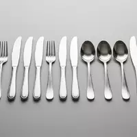 Fotorealistische Studioaufnahme von Besteckset zum Thema WMF Besteckset Nuova 30-teilig, klare Lichtfuehrung - Foto: THN