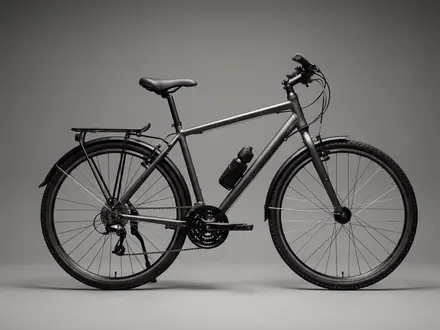 Fotorealistische Studioaufnahme von Trekkingrad zum Thema Kettler Alu-Rad City Trekkingrad, klare Lichtfuehrung - Foto: THN